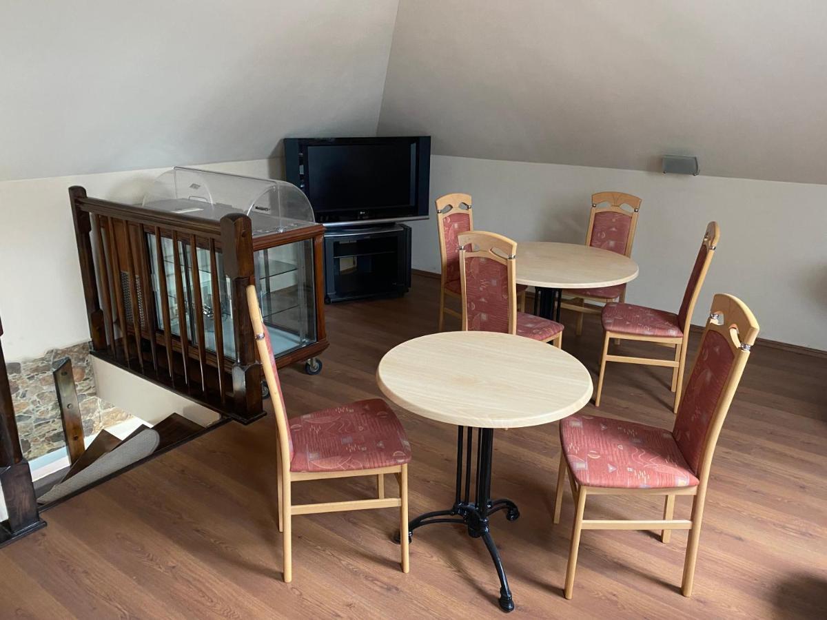 Penzion Rozkos Průhonice Extérieur photo