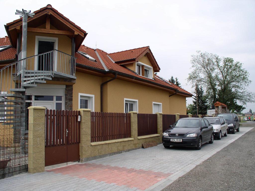 Penzion Rozkos Průhonice Extérieur photo