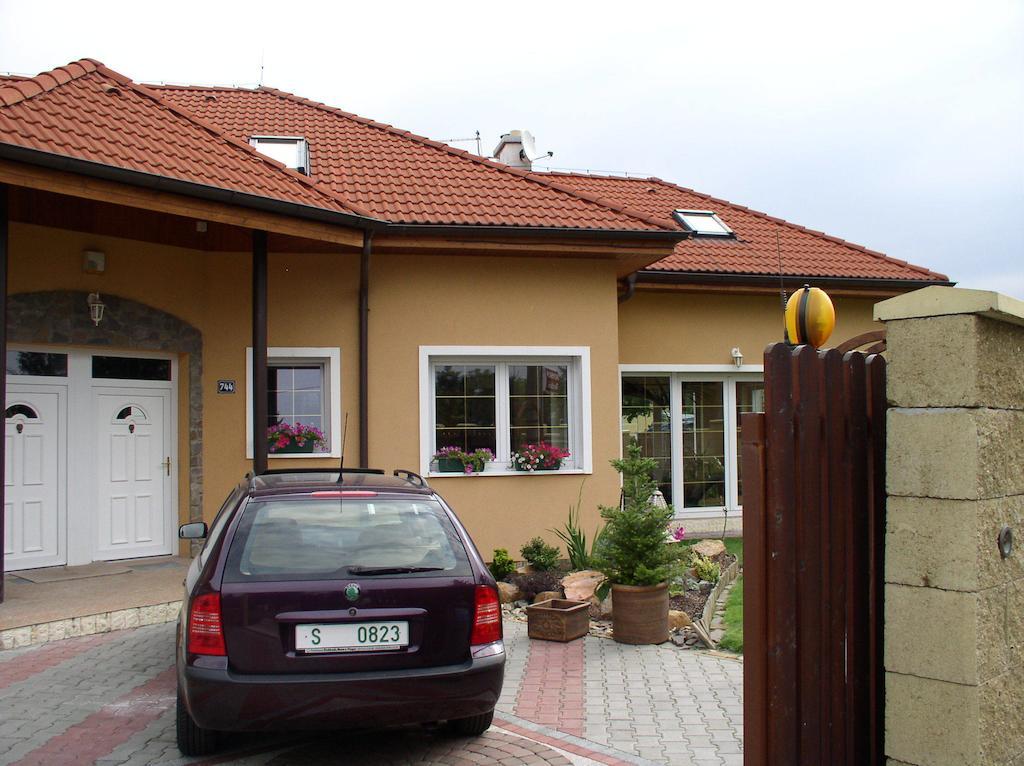Penzion Rozkos Průhonice Extérieur photo