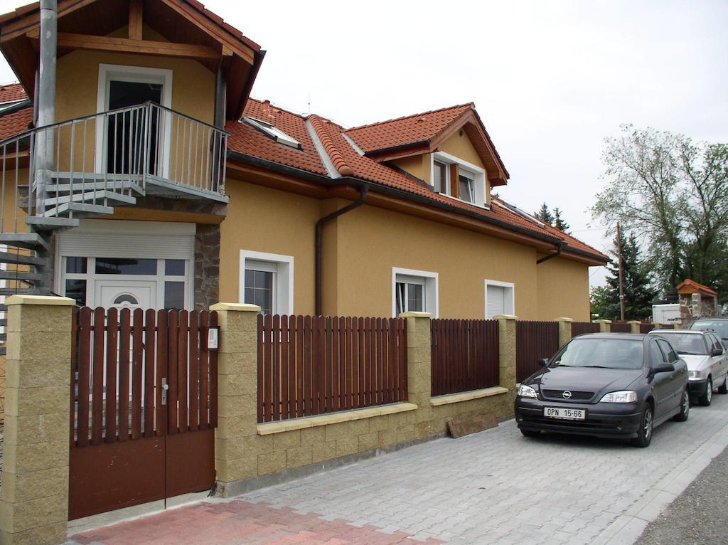 Penzion Rozkos Průhonice Extérieur photo