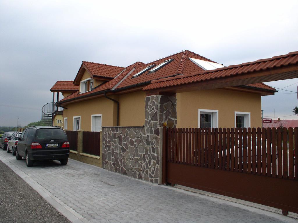 Penzion Rozkos Průhonice Extérieur photo