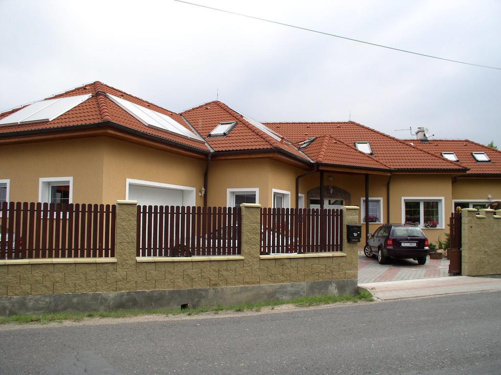 Penzion Rozkos Průhonice Extérieur photo